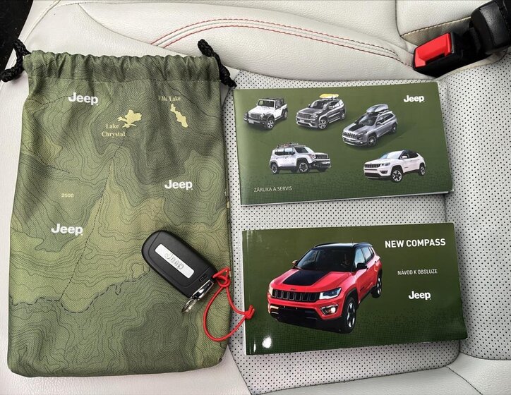 Jeep Compass 24