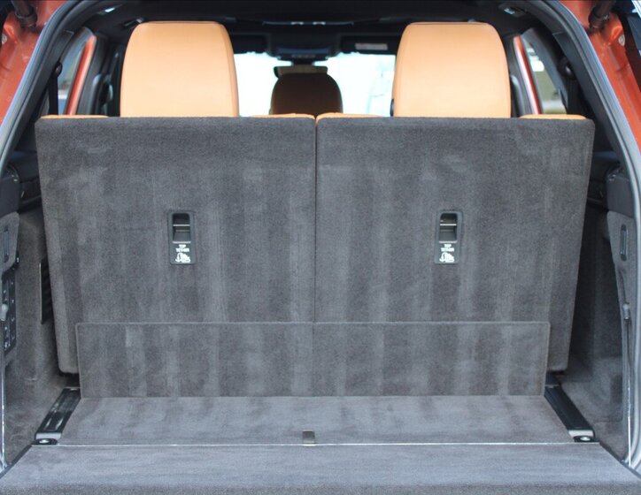 Land Rover Discovery 38