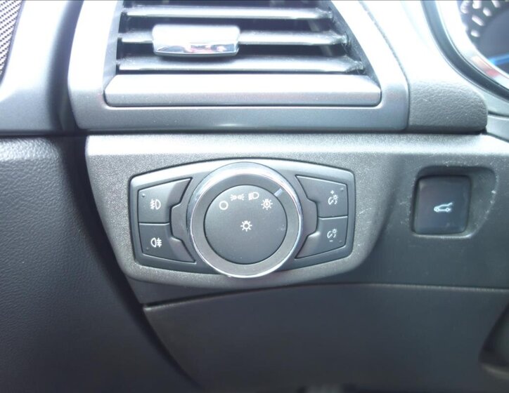 Ford Mondeo Liftback 2,0 l 110 kw