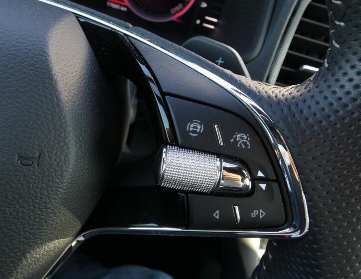 Škoda Karoq SUV / Terénní 1,5 l 110 kw