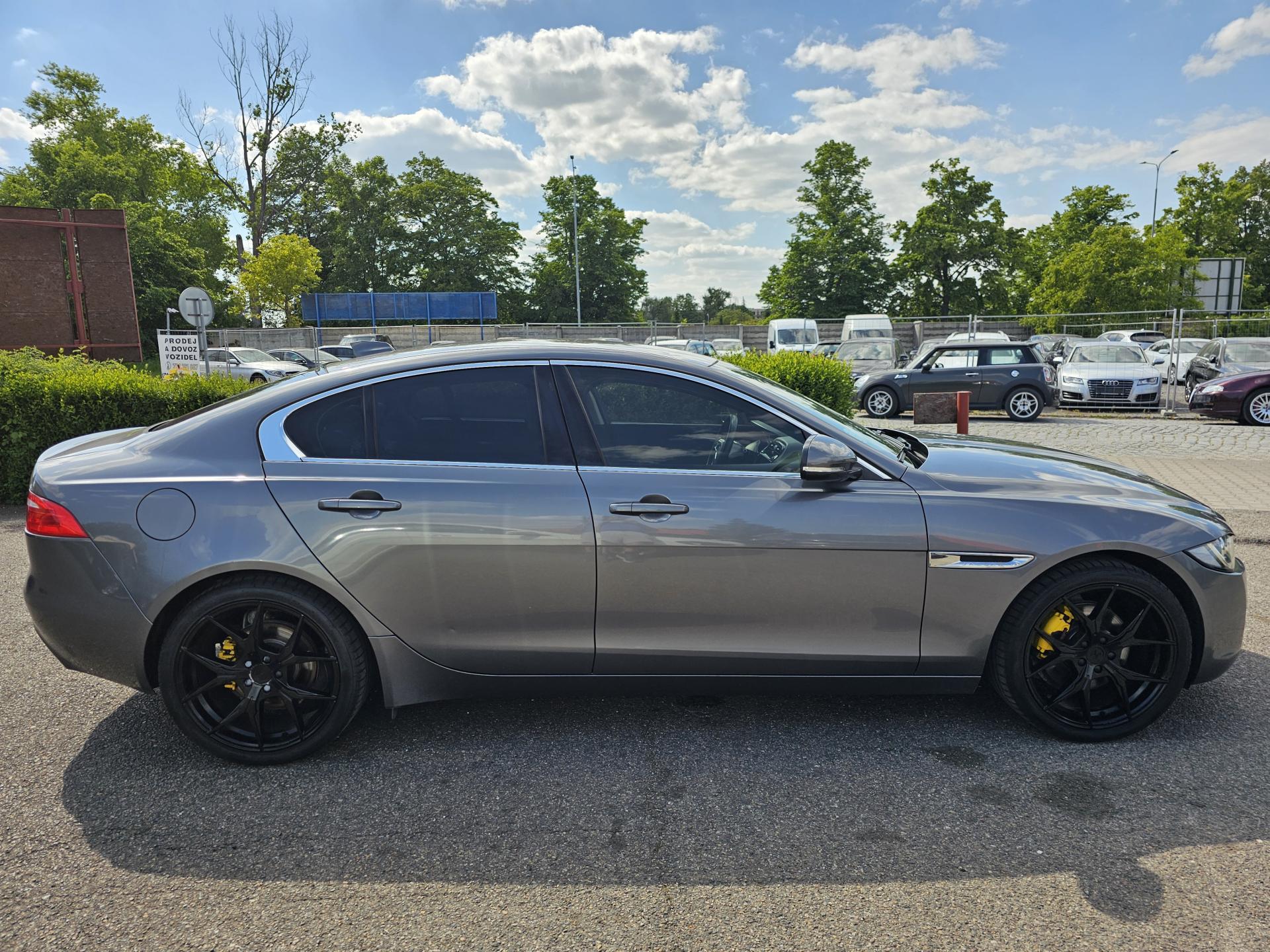 Jaguar XE