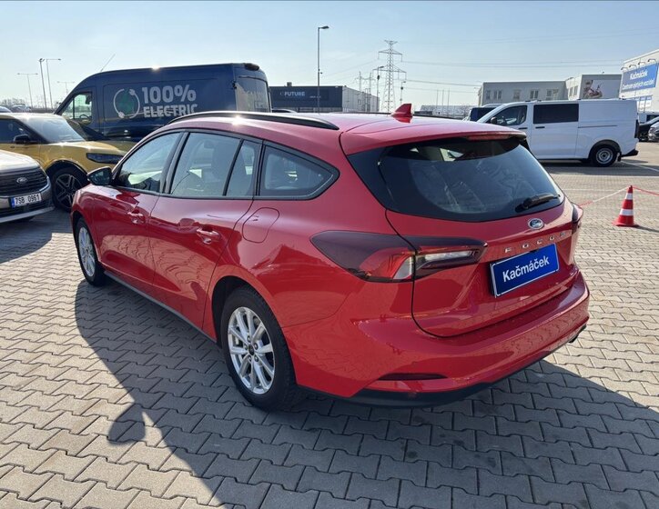 Ford Focus Kombi 999,0 92 kw