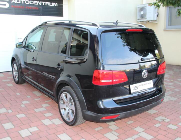 Volkswagen Touran 10