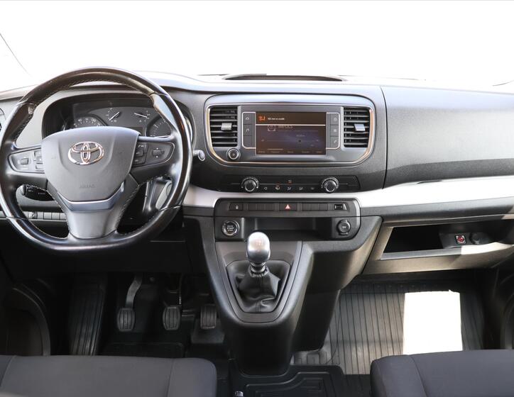 Toyota ProAce Verso 23