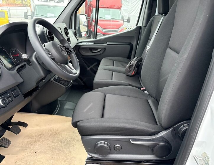 Mercedes-Benz Sprinter 7