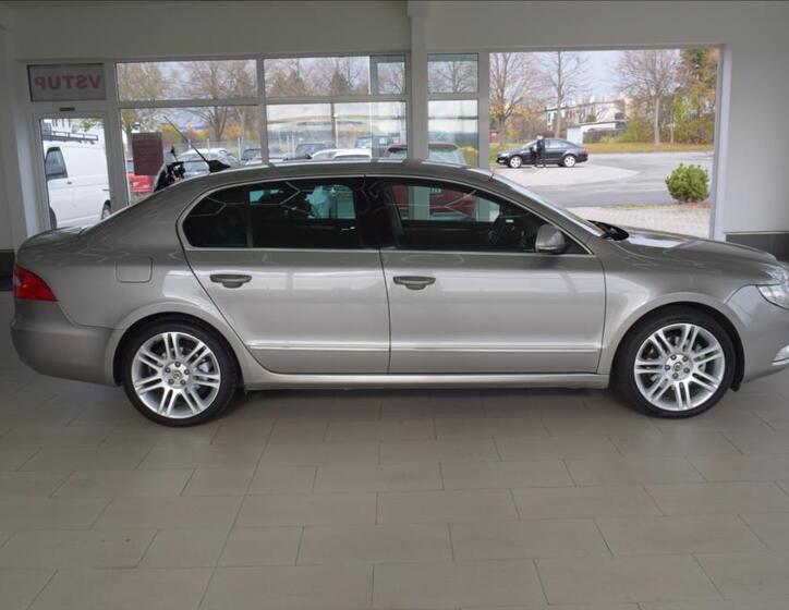 Škoda Superb 4