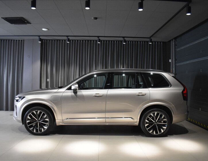 Volvo XC90 SUV / Terénní 2,0 l 228 kw