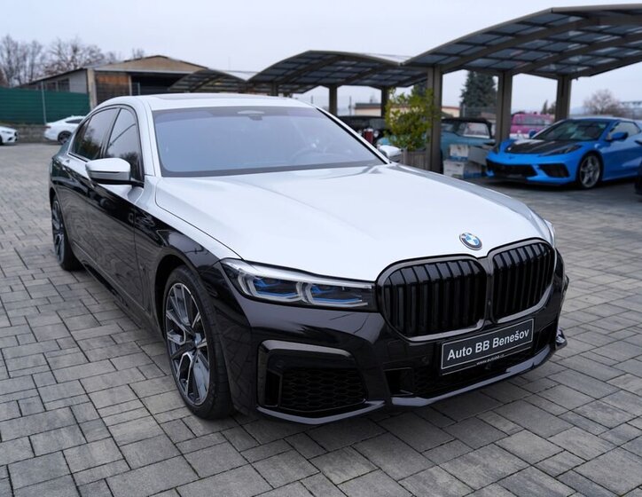 BMW Řada 7 8