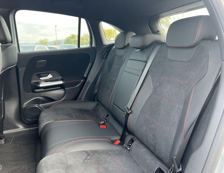 Mercedes-Benz EQA 22