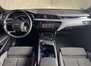 Audi e-tron SUV / Terénní 0,0 300 kw