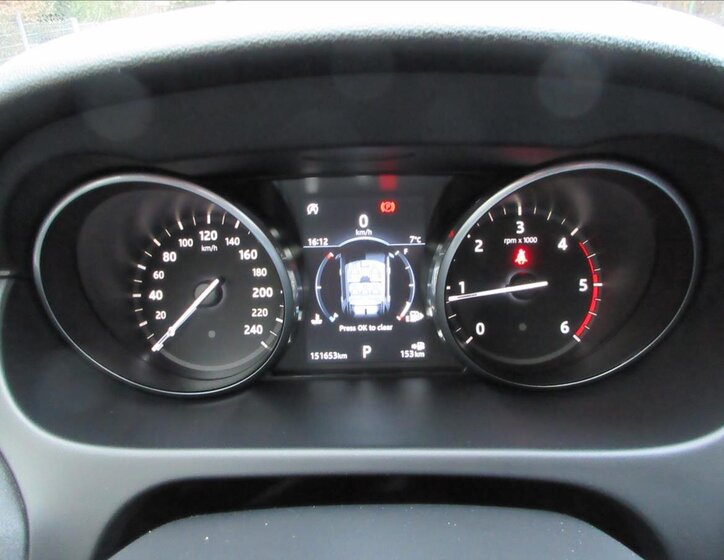 Land Rover Discovery Sport SUV 2,0 l 110 kw