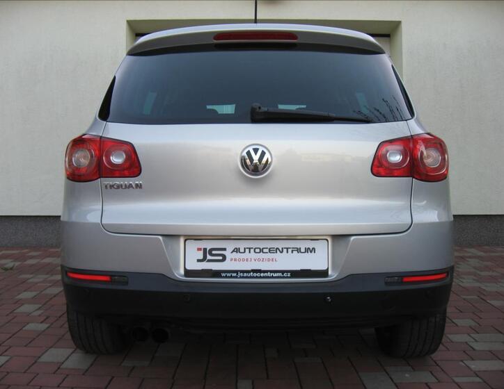 Volkswagen Tiguan 9
