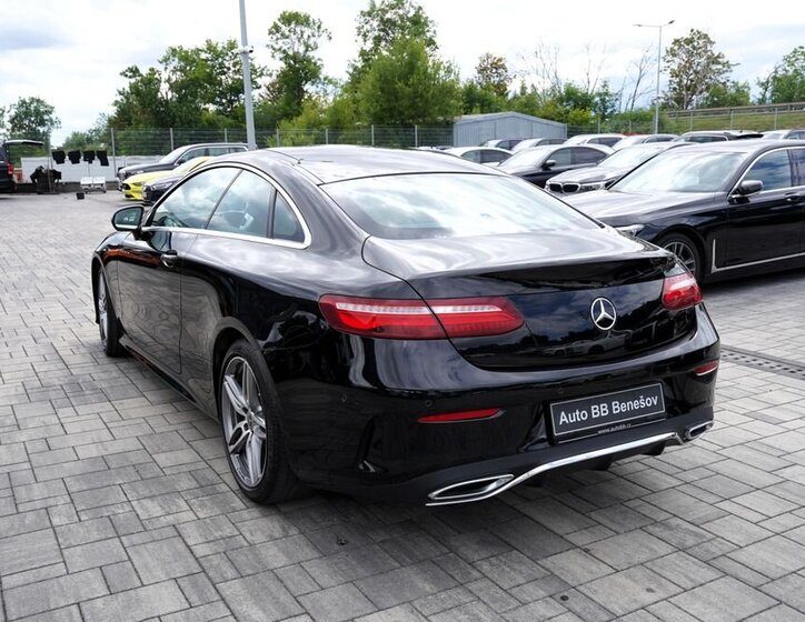 Mercedes-Benz Třídy E Kupé 2,0 l 180 kw