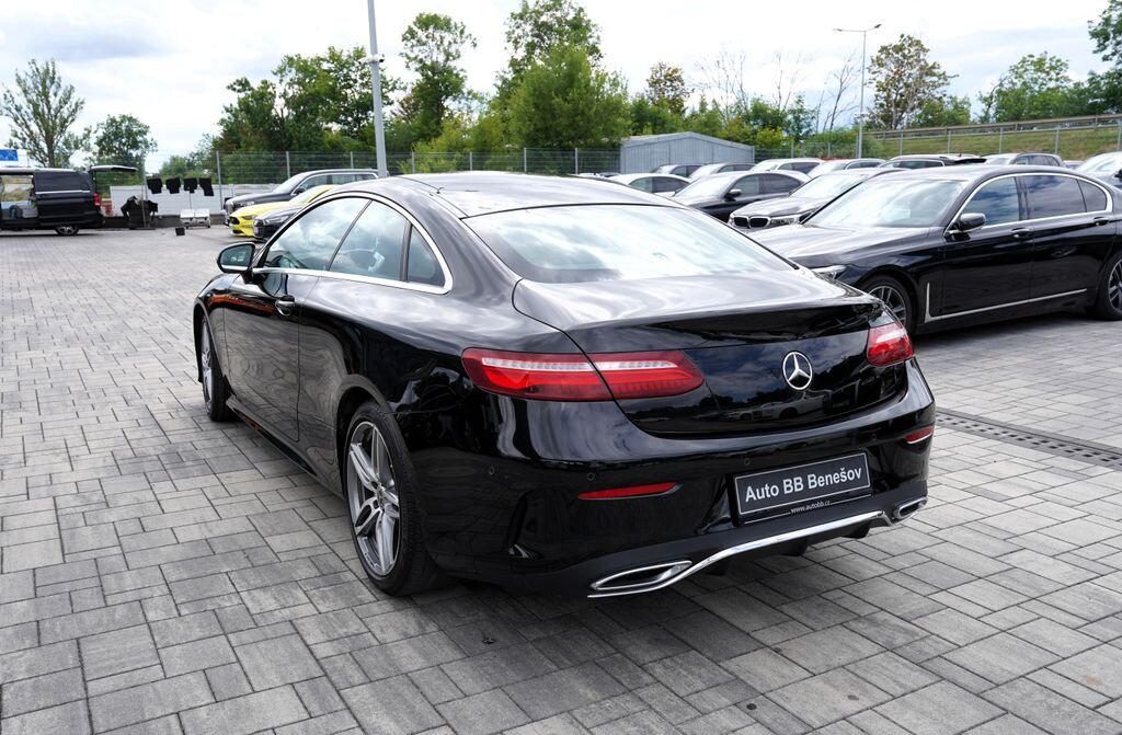 Mercedes-Benz Třídy E Kupé 2,0 l 180 kw