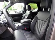 Land Rover Discovery 9