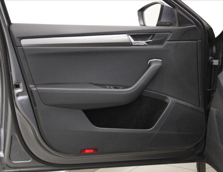 Škoda Superb Kombi 2,0 l 147 kw