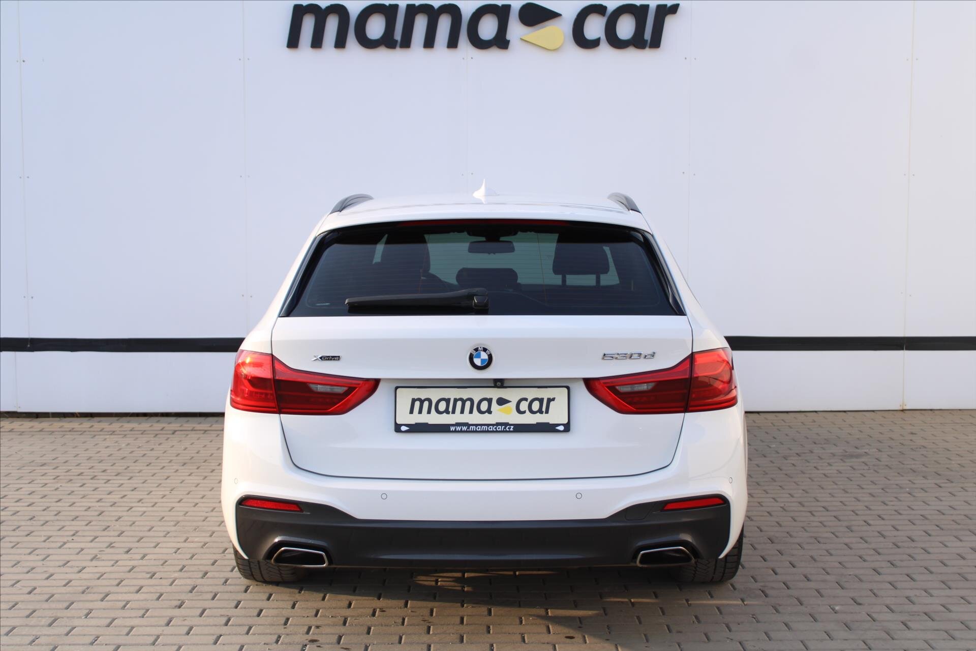 BMW Řada 5 Kombi 3,0 l 195 kw
