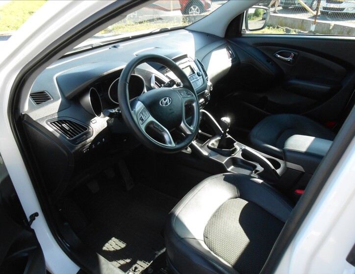 Hyundai ix35 10