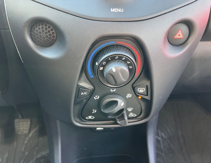 Toyota Aygo Hatchback 998,0 53 kw