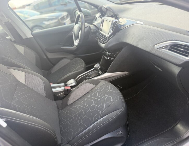 Peugeot 2008 SUV / Terénní 1,2 l 81 kw