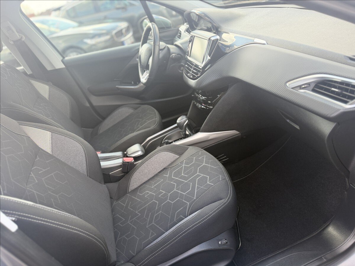 Peugeot 2008 SUV / Terénní 1,2 l 81 kw