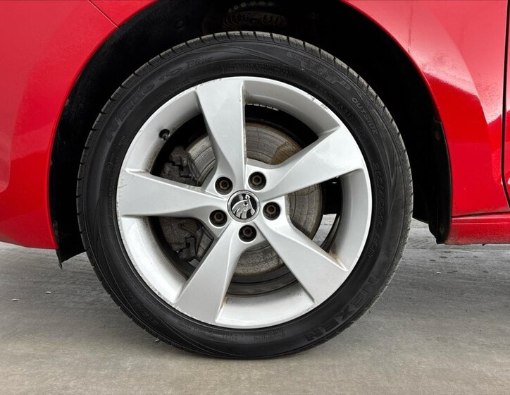 Škoda Rapid Liftback 1,2 l 77 kw