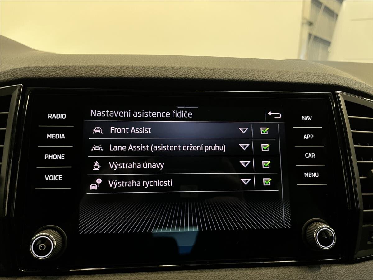 Škoda Karoq SUV 1,5 l 110 kw