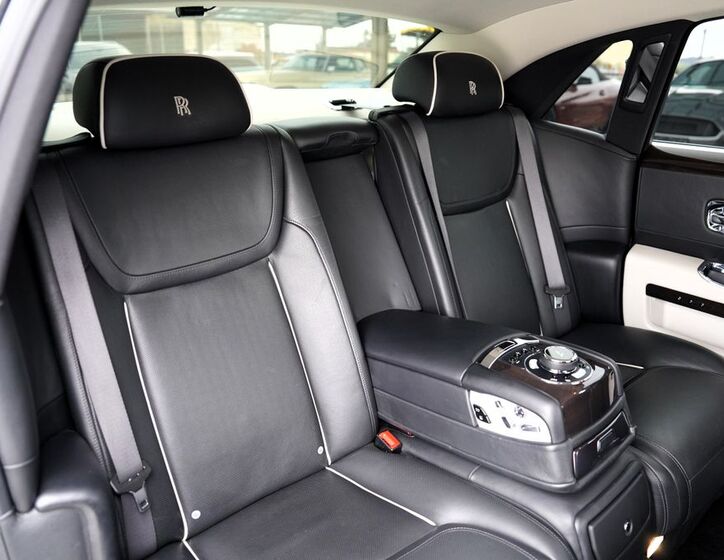 Rolls-Royce Ghost Sedan 6,6 l 420 kw