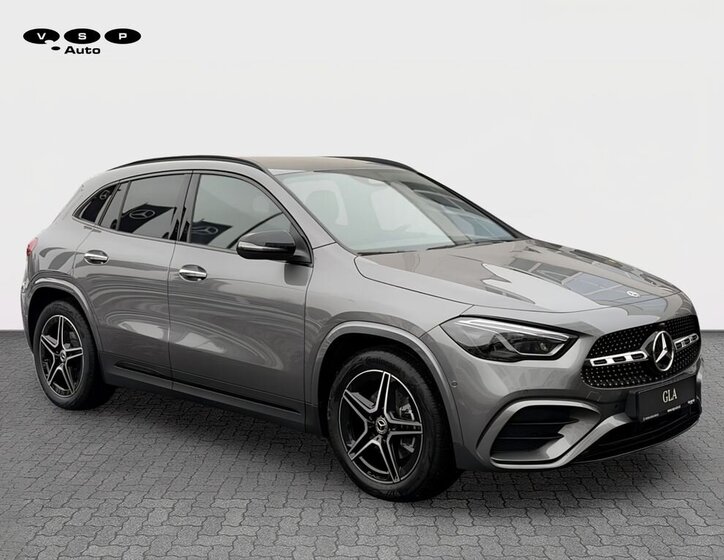 Mercedes-Benz GLA 7