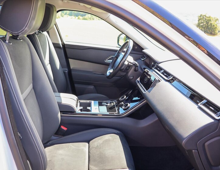 Land Rover Range Rover Velar 13