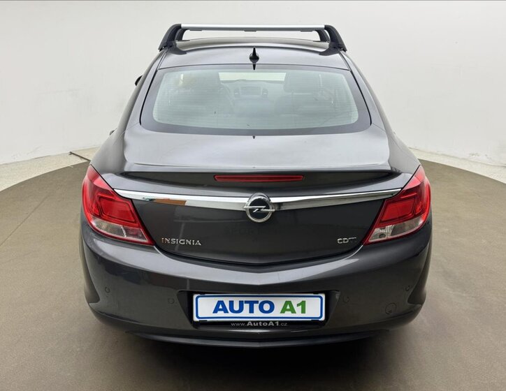 Opel Insignia Sedan / Limuzína 2,0 l 118 kw
