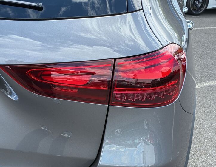 Mercedes-Benz GLA 11