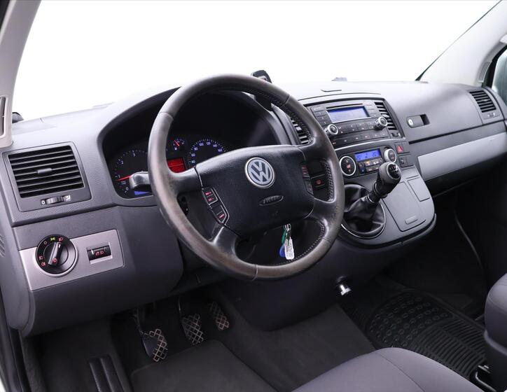 Volkswagen Multivan 25