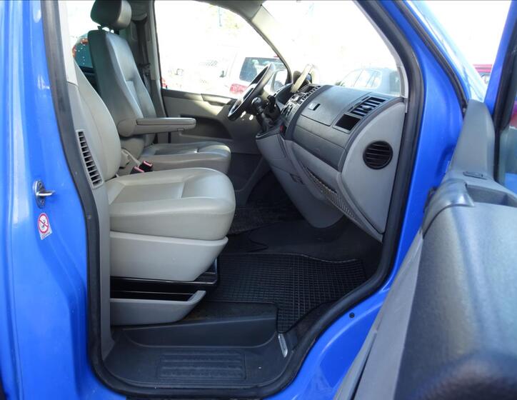 Volkswagen Caravelle 18