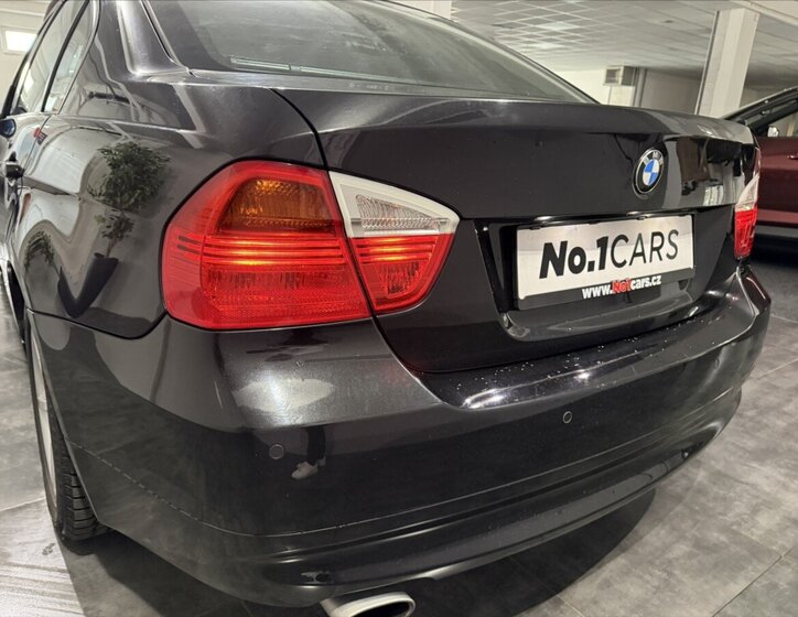 BMW Řada 3 Sedan / Limuzína 2,0 l 105 kw