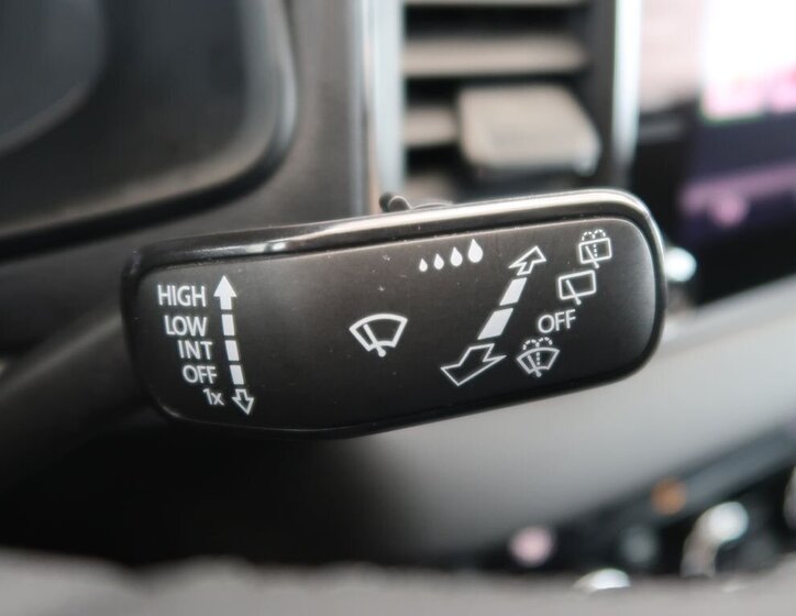 Škoda Karoq Kombi 999,0 85 kw