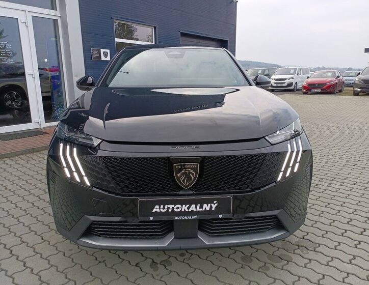 Peugeot 3008 SUV / Terénní 1,2 l 100 kw