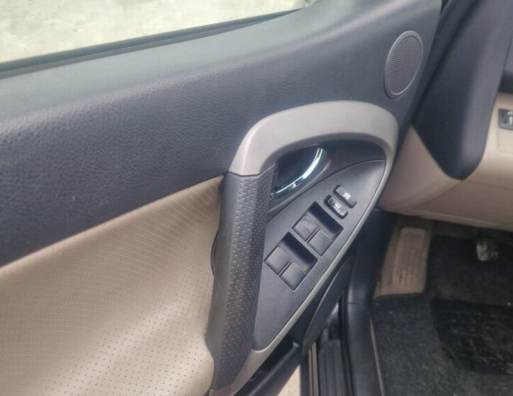 Toyota RAV4 SUV 2,2 l 130 kw