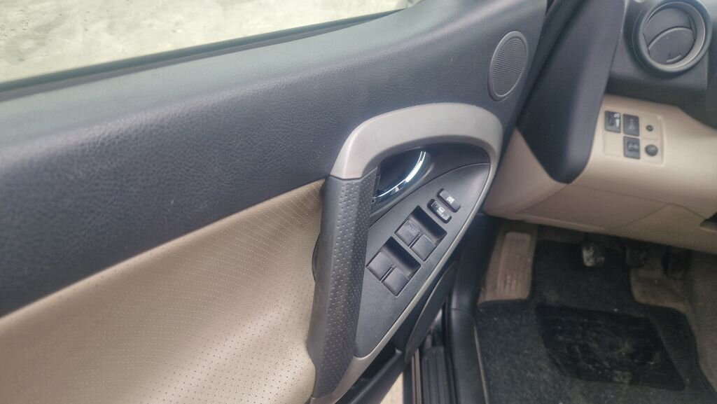 Toyota RAV4 SUV 2,2 l 130 kw