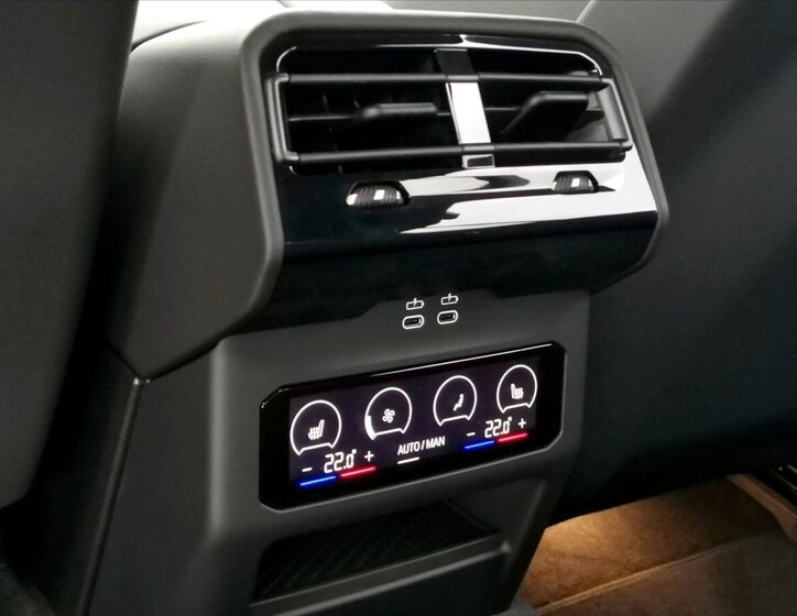 BMW i5 Sedan 0,0 290 kw