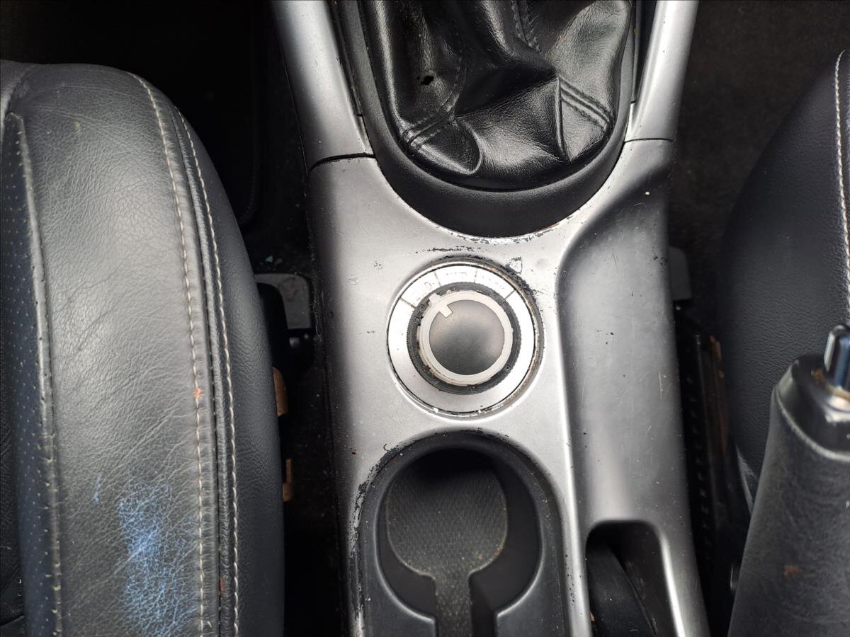 Peugeot 4007 SUV / Terénní 2,2 l 115 kw