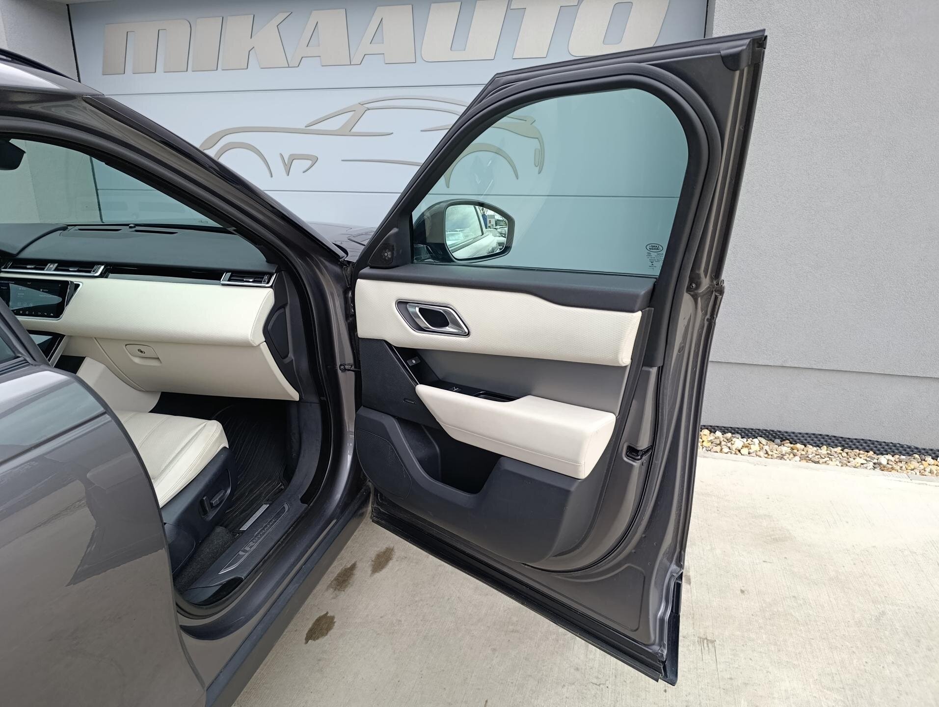 Land Rover Range Rover Velar SUV / Terénní 2,0 l 184 kw