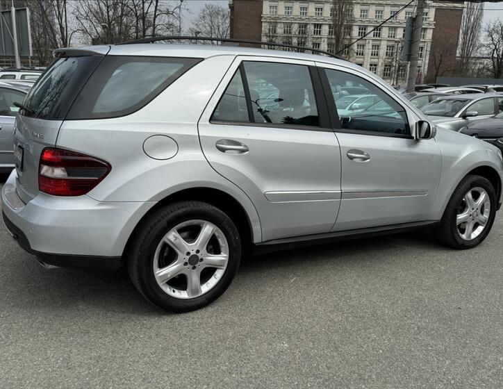 Mercedes-Benz Třídy M 12