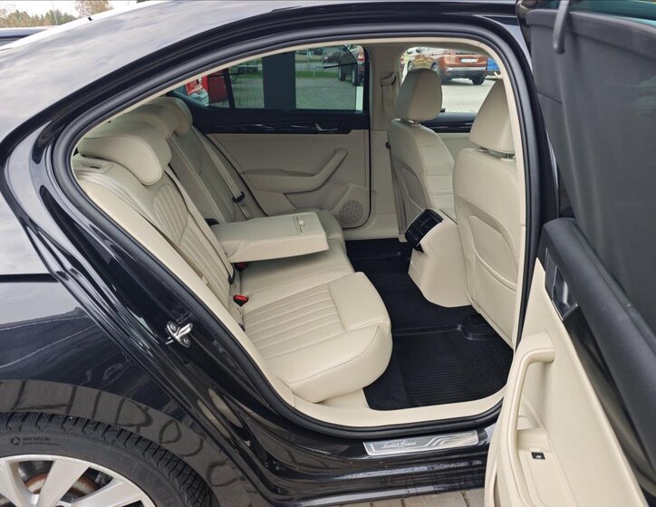 Škoda Superb Sedan / Limuzína 2,0 l 110 kw