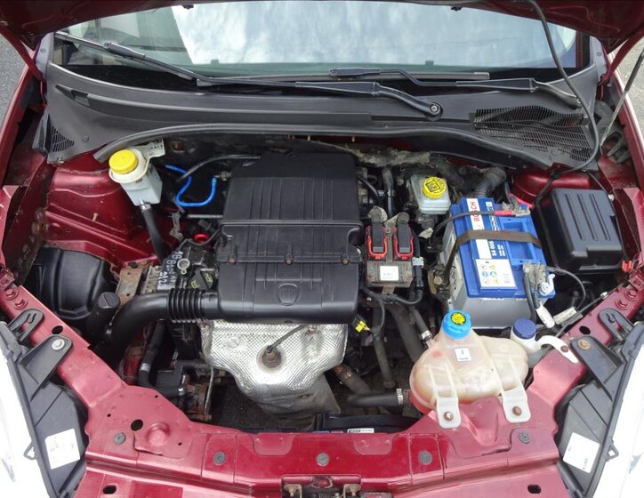 Fiat Linea Sedan / Limuzína 1,4 l 57 kw