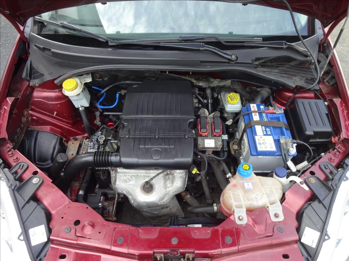 Fiat Linea Sedan / Limuzína 1,4 l 57 kw