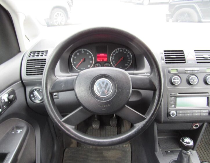 Volkswagen Touran Kombi 1,6 l 75 kw
