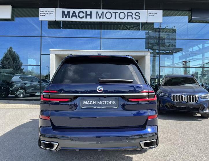 BMW X7 6