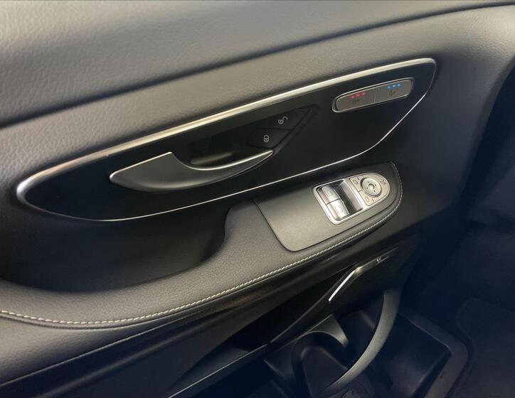 Mercedes-Benz Třídy V 12