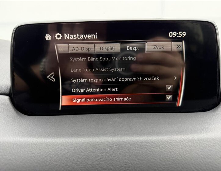 Mazda CX-5 SUV / Terénní 2,2 l 110 kw